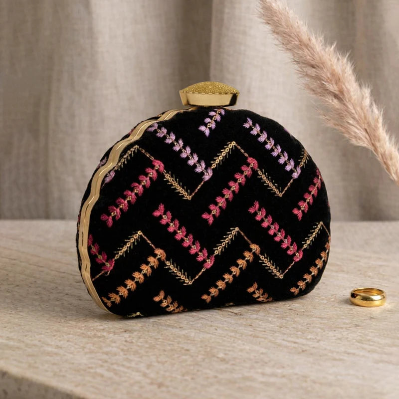 D shape Zigzag Embroidered Black01 Designer