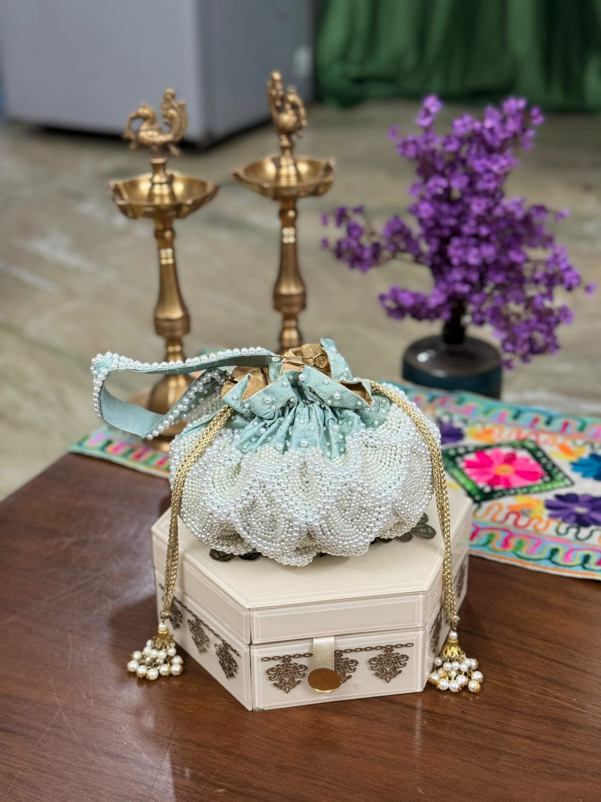 Pista Green Pearl Potli