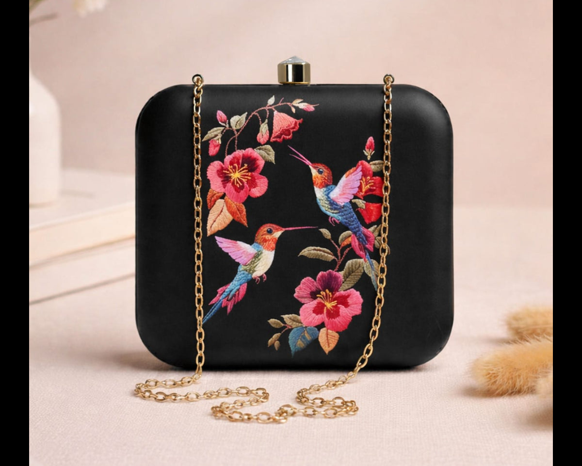 Black Base Birds Square Clutch